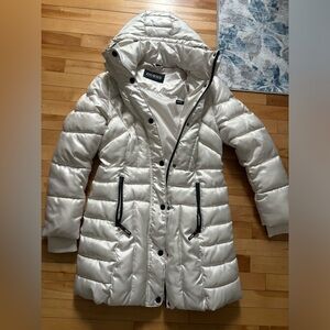 GUESS Women's Puffer Jacket